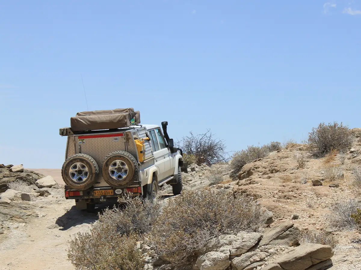 4×4-Geländewagen: Anspruchsvolles Offroad-Fahren im Kaokoland, Namibia 4x4-Geländewagen: Anspruchsvolles Offroad-Fahren im Kaokoland, Namibia
