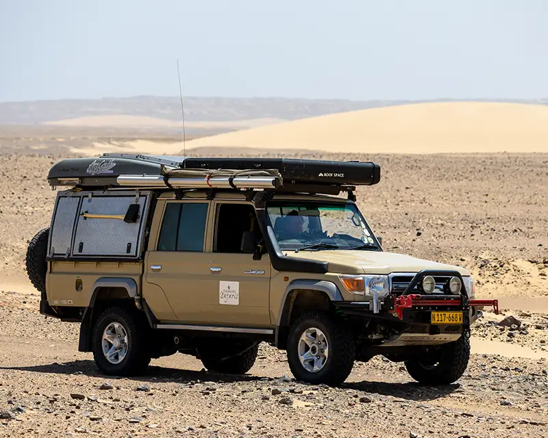 4×4-Fahrten durch den Sand und die Dünen der Namib-Wüste 4x4-Fahrten durch den Sand und die Dünen der Namib-Wüste